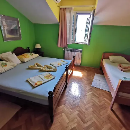 Appartement Nina Podstrana